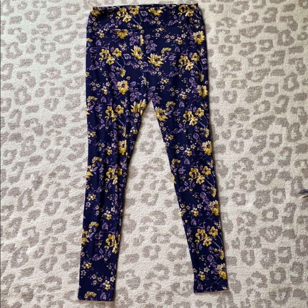 Lularoe TC Leggings - Picture 3 of 4